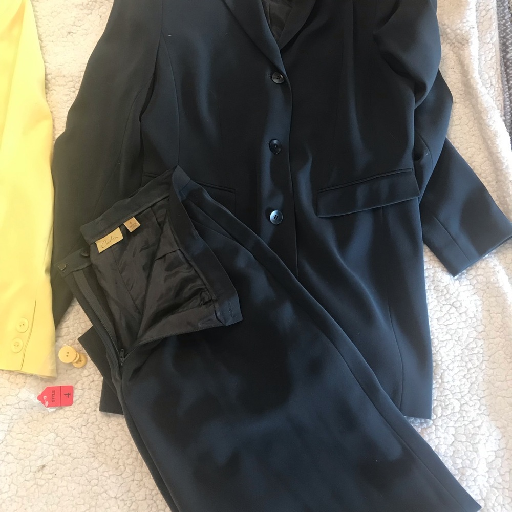 Women’s Spring Suits - Picture 7 of 7